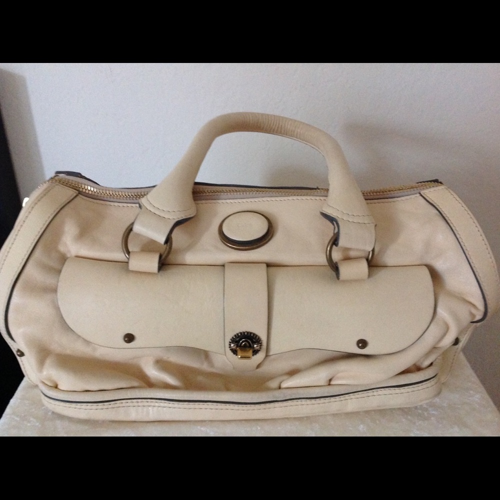 CHLOE cream/off white Authentic.